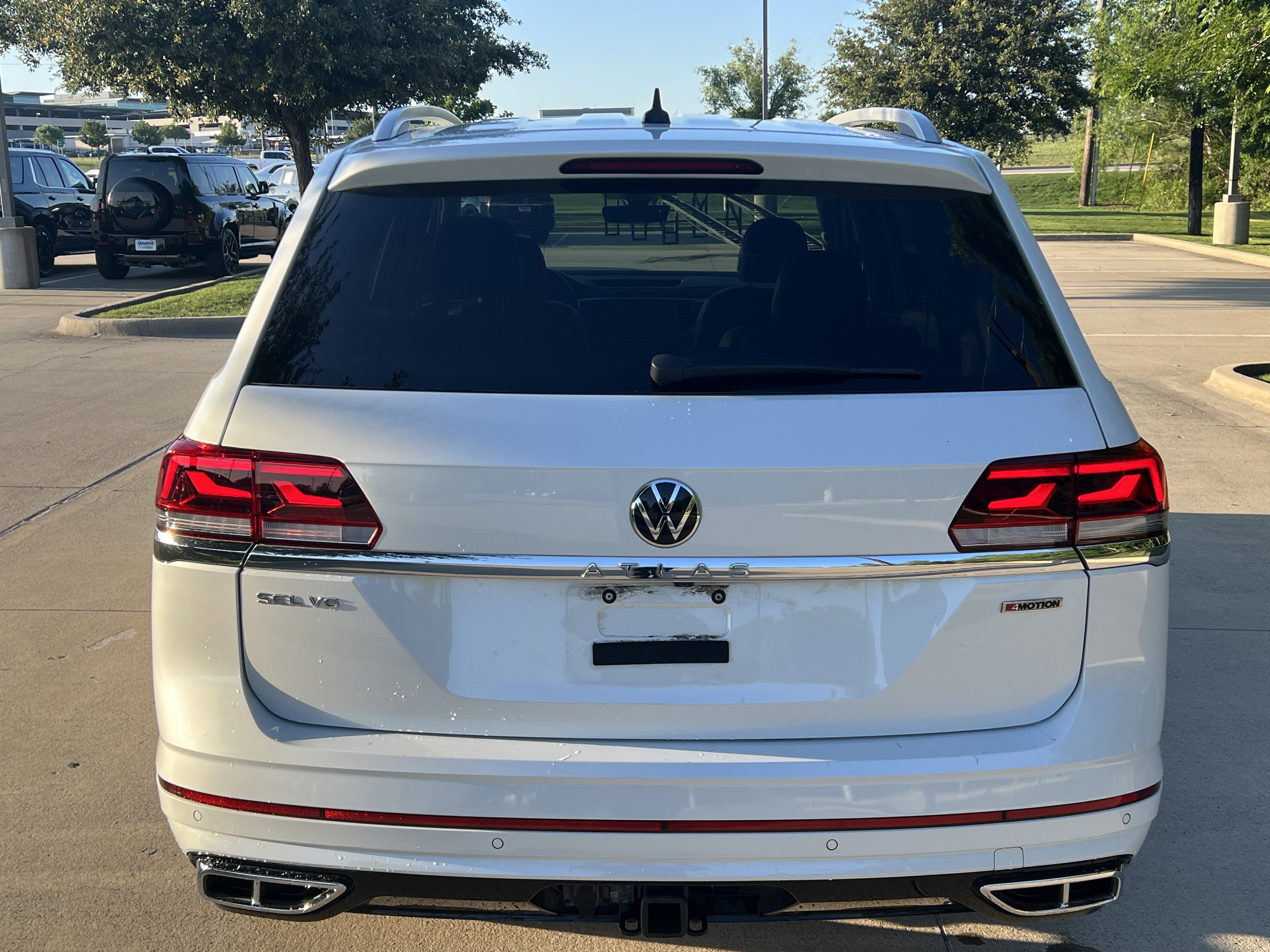 Used 2022 Volkswagen Atlas SEL Premium AWD/4WD image 9