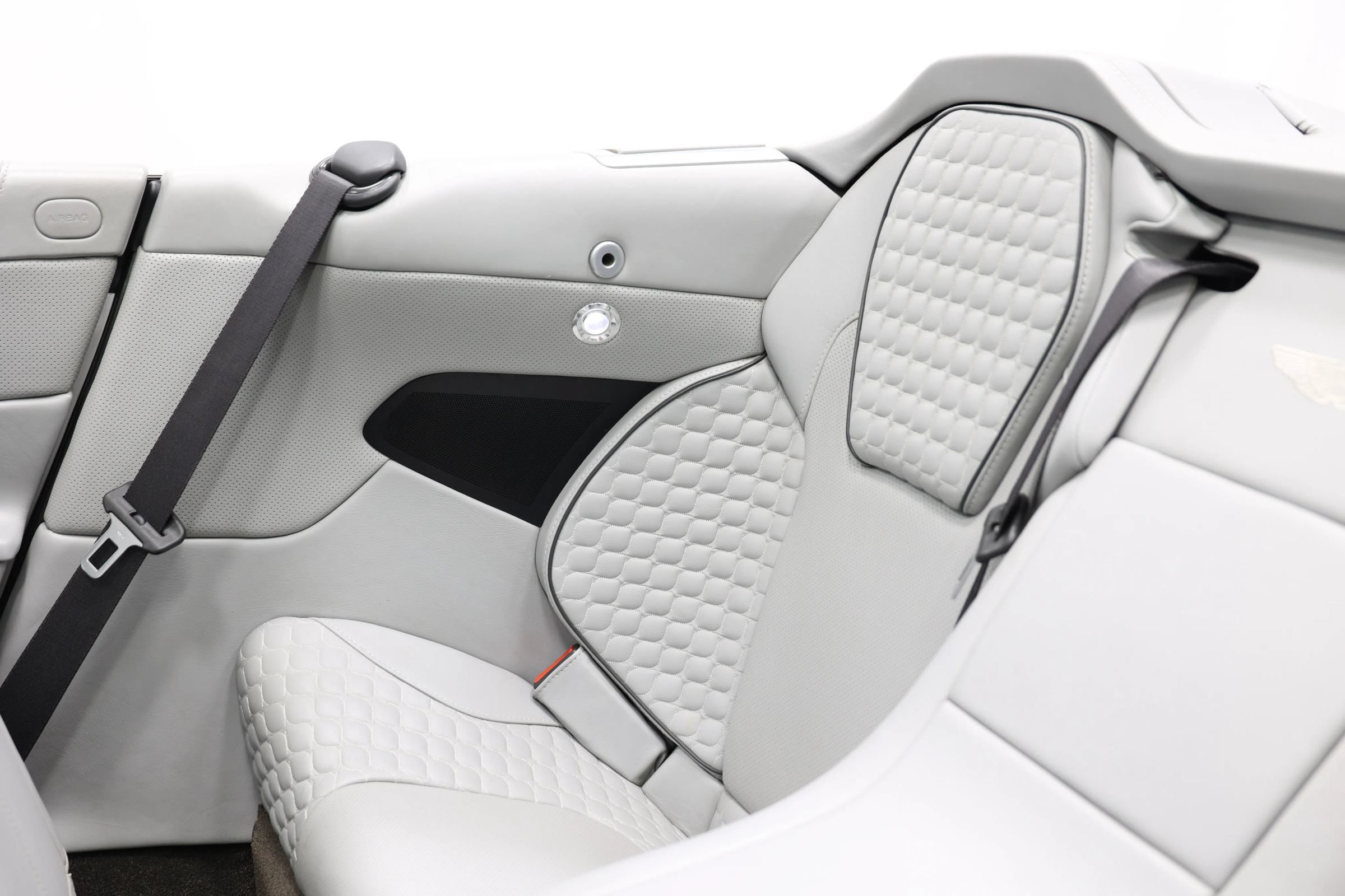 Used 2014 Aston Martin Vanquish Volante RWD image 52