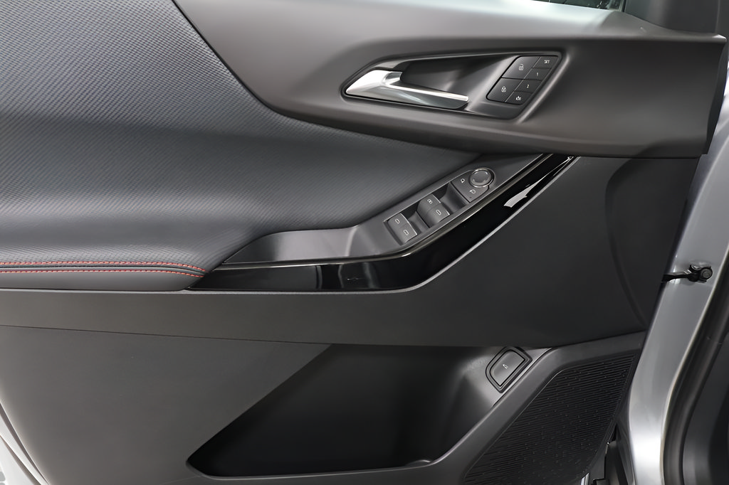 New 2027 Chevrolet Equinox RS w/ Safety and Technology Package FWD image 23