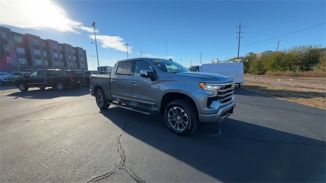 Used 2024 Chevrolet Silverado 1500 High Country w/ Technology Package image 2