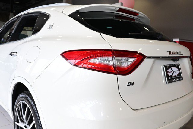 Used 2019 Maserati Levante GranLusso AWD/4WD image 14