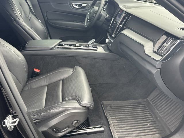 Used 2024 Volvo XC60 B5 Ultimate w/ Protection Package Premier image 14