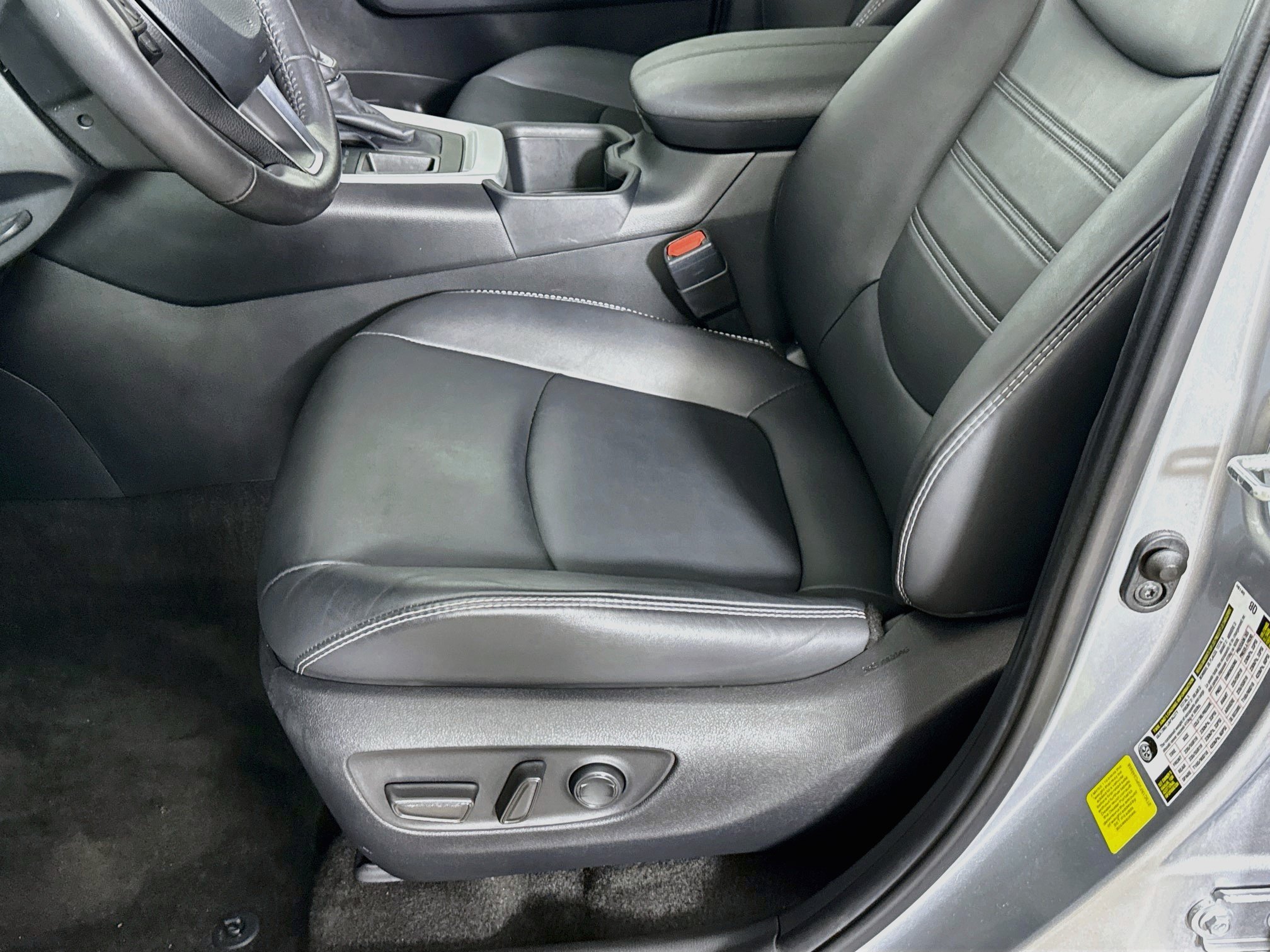 Used 2023 Toyota RAV4 XLE Premium FWD image 22