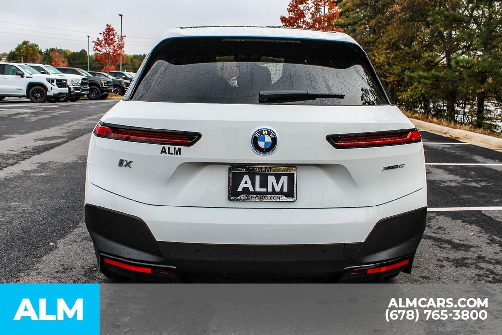 Used 2023 BMW iX xDrive50 image 11