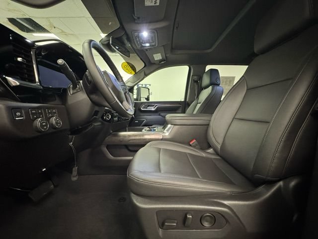 Used 2026 Chevrolet Silverado 3500 LTZ w/ LTZ Plus Package AWD/4WD image 13