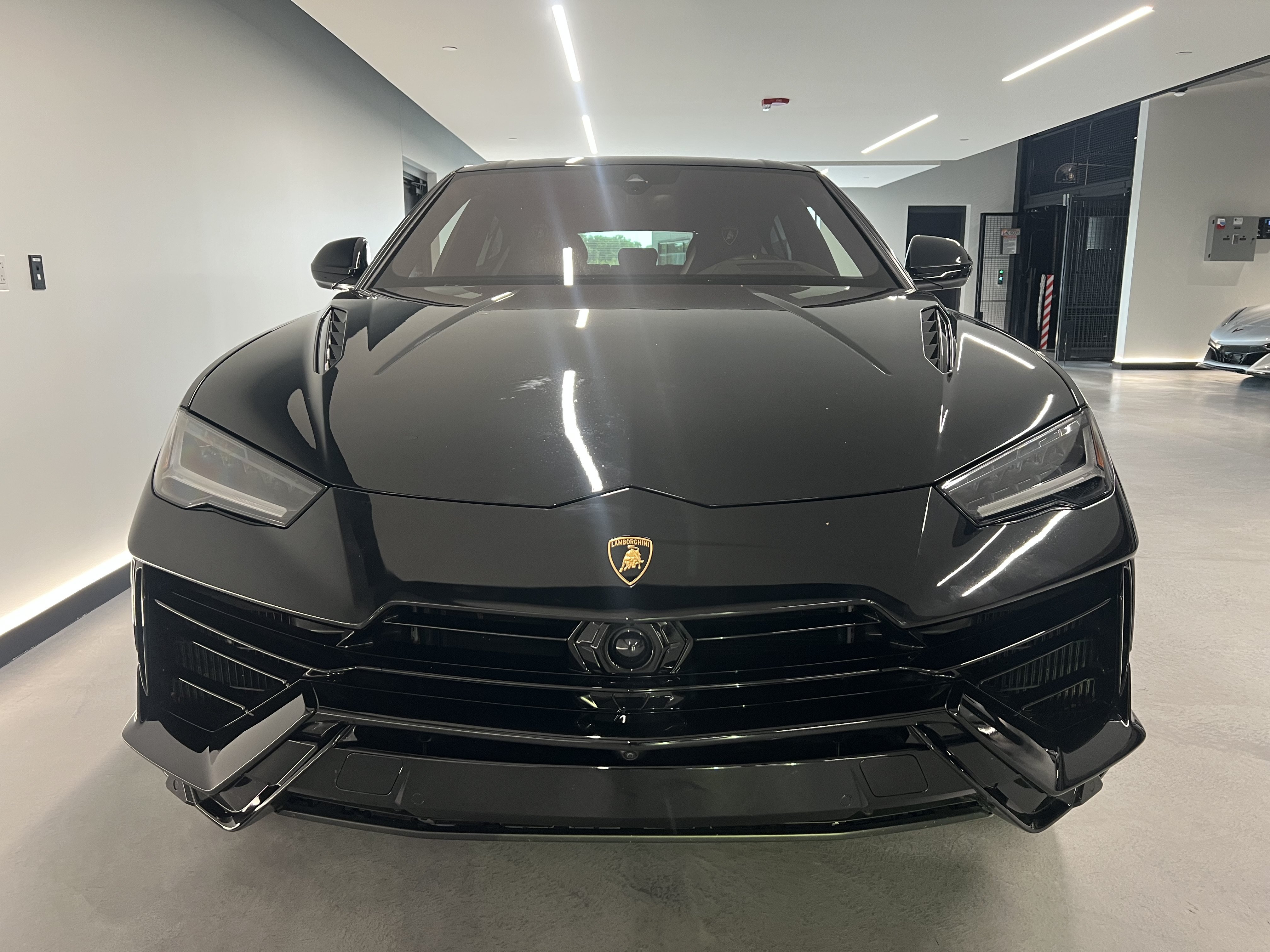 Used 2023 Lamborghini Urus S AWD/4WD image 5