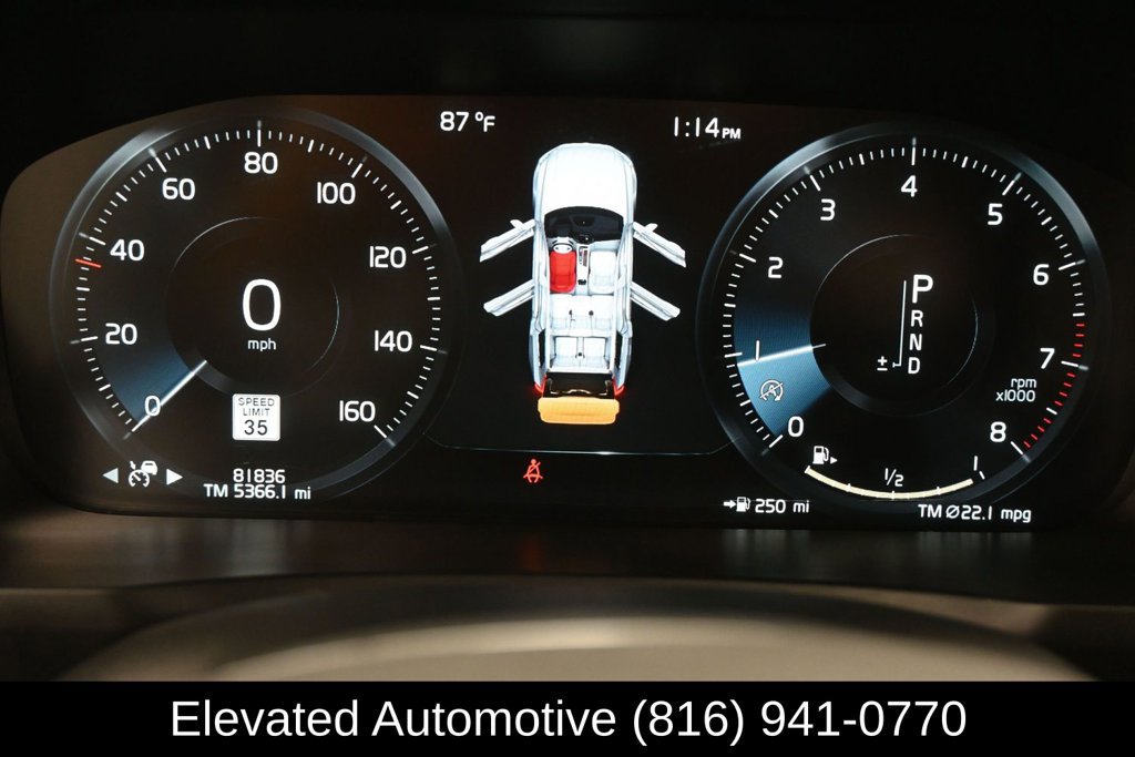 Used 2017 Volvo XC90 T6 Momentum w/ Vision Package AWD/4WD image 22
