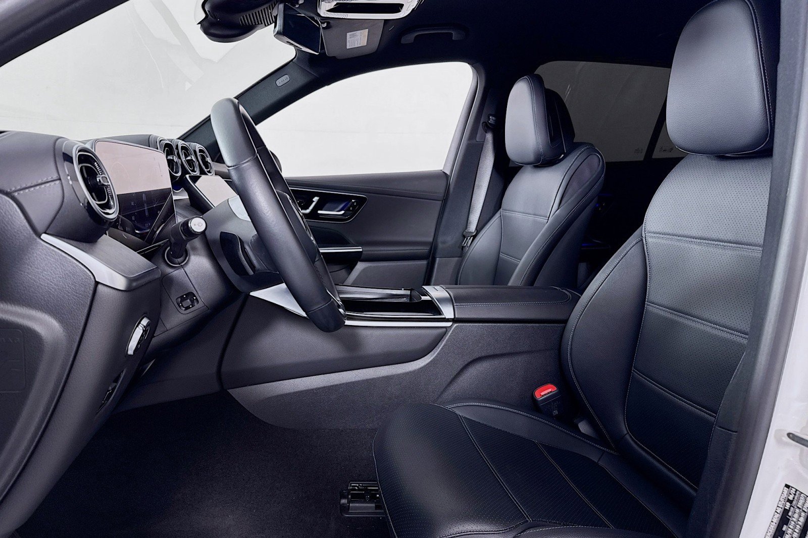 Certified 2024 Mercedes-Benz GLC 300 image 17