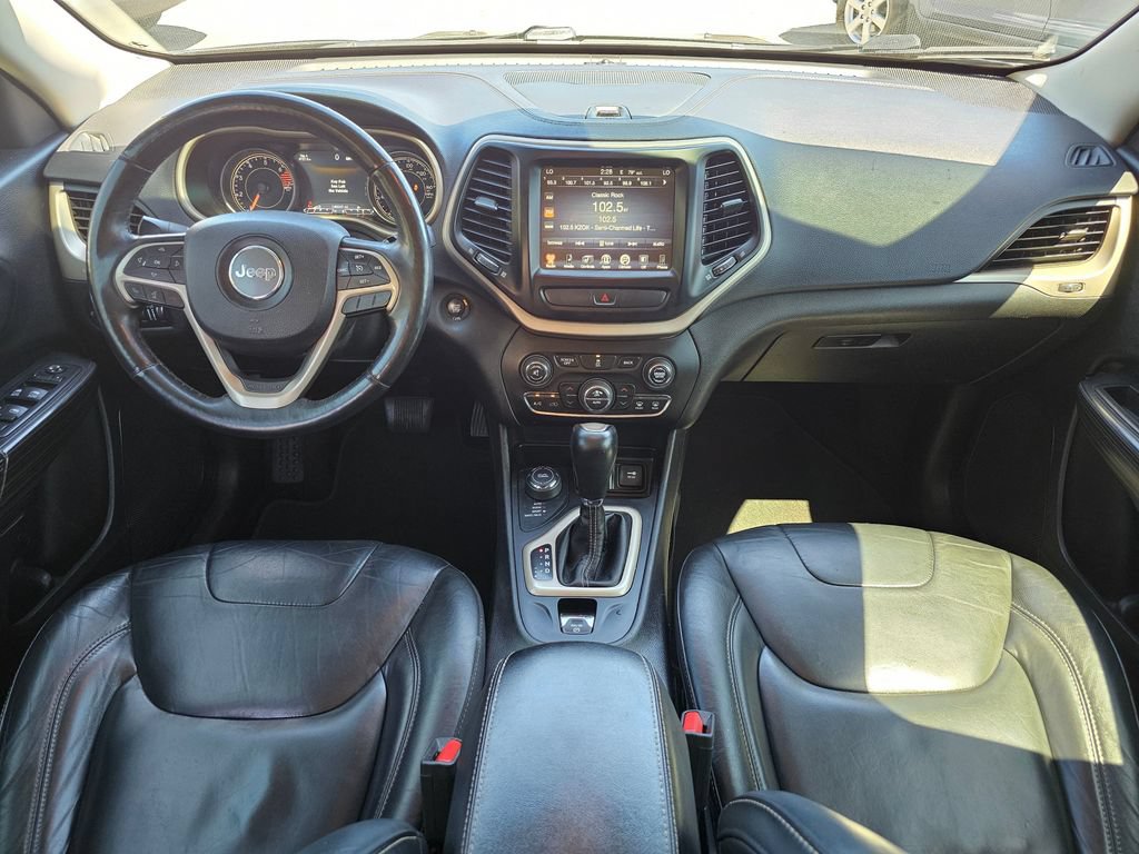 Used 2017 Jeep Cherokee Limited AWD/4WD image 18