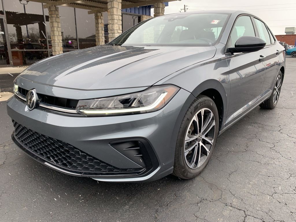 Used 2025 Volkswagen Jetta Sport image 7