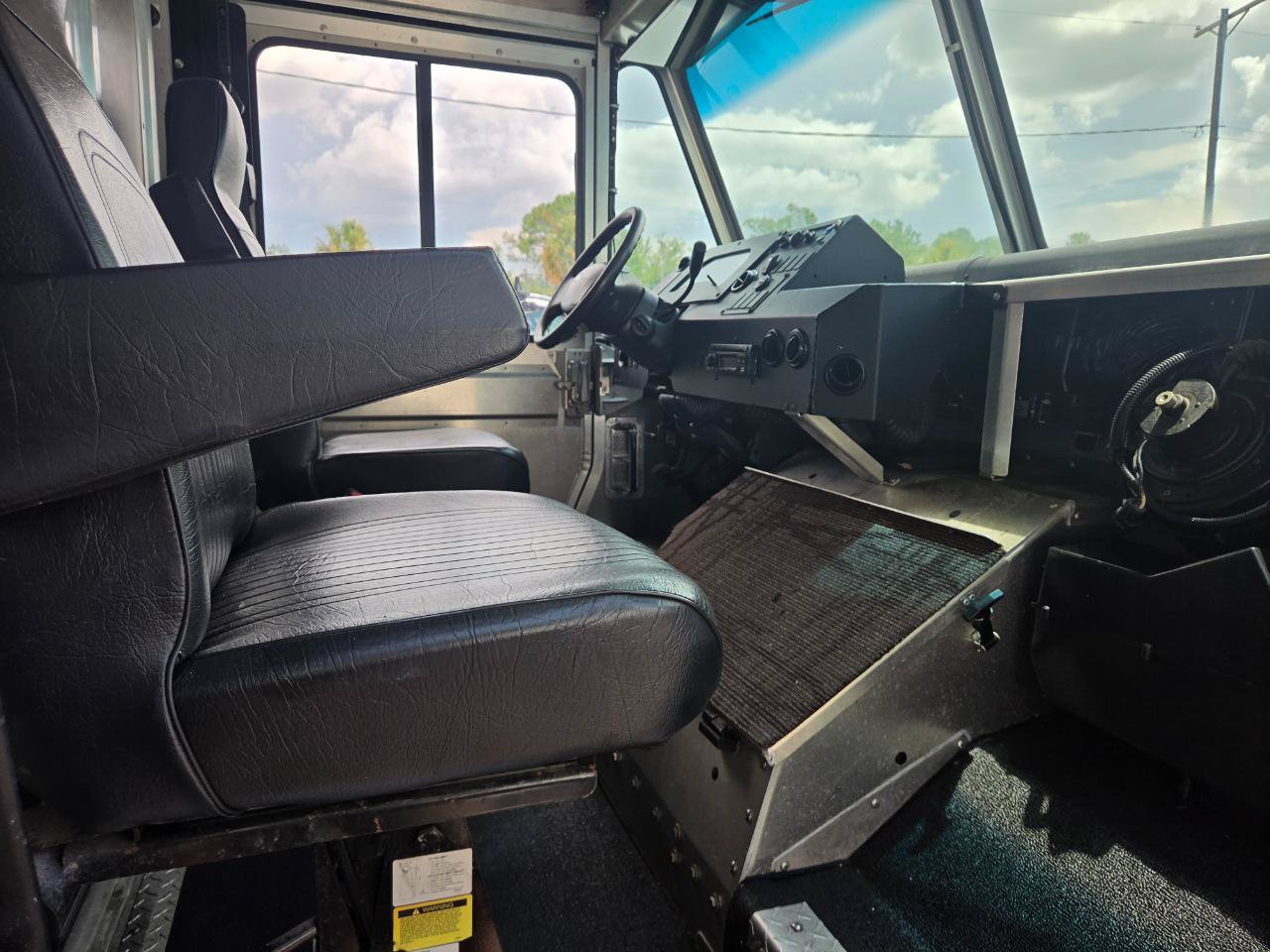 Used 2017 Ford E-350 and Econoline 350 Super Duty w/ A/C Prep Package RWD image 13