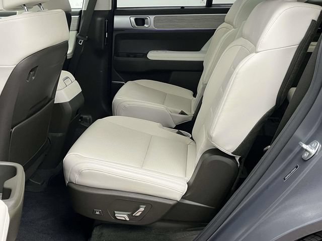 Certified 2025 Hyundai Santa Fe Calligraphy AWD/4WD image 16