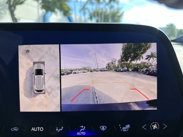 Used 2025 Chevrolet Equinox EV RS FWD image 24