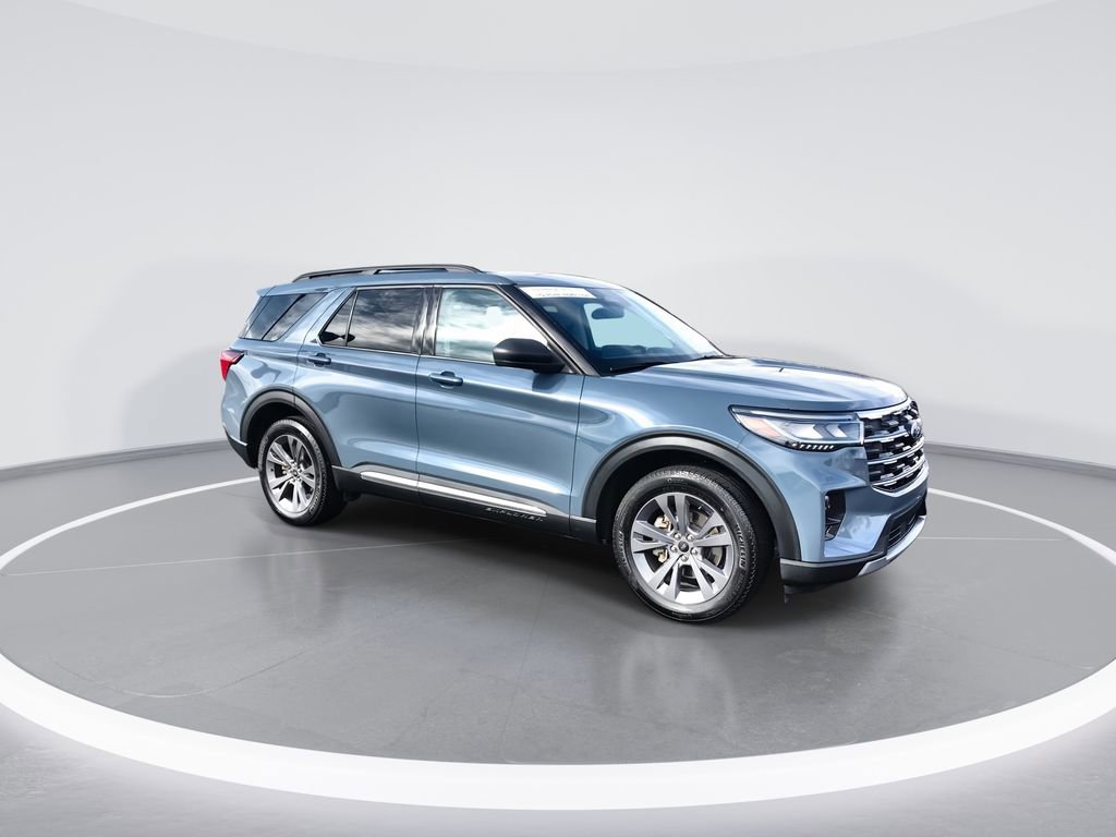 Used 2025 Ford Explorer Active w/ Active Comfort Package AWD/4WD image 2