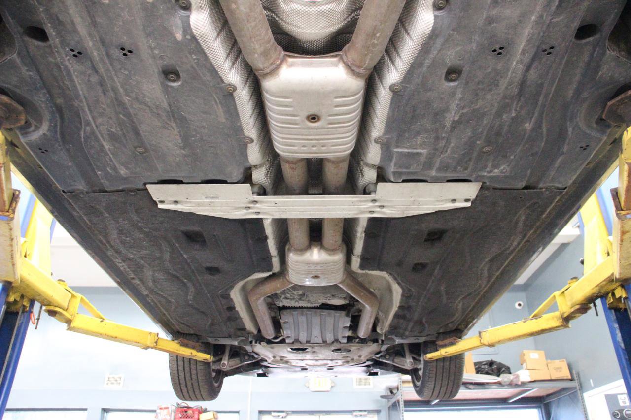 Used 2023 BMW 760i xDrive w/ Executive Package image 98