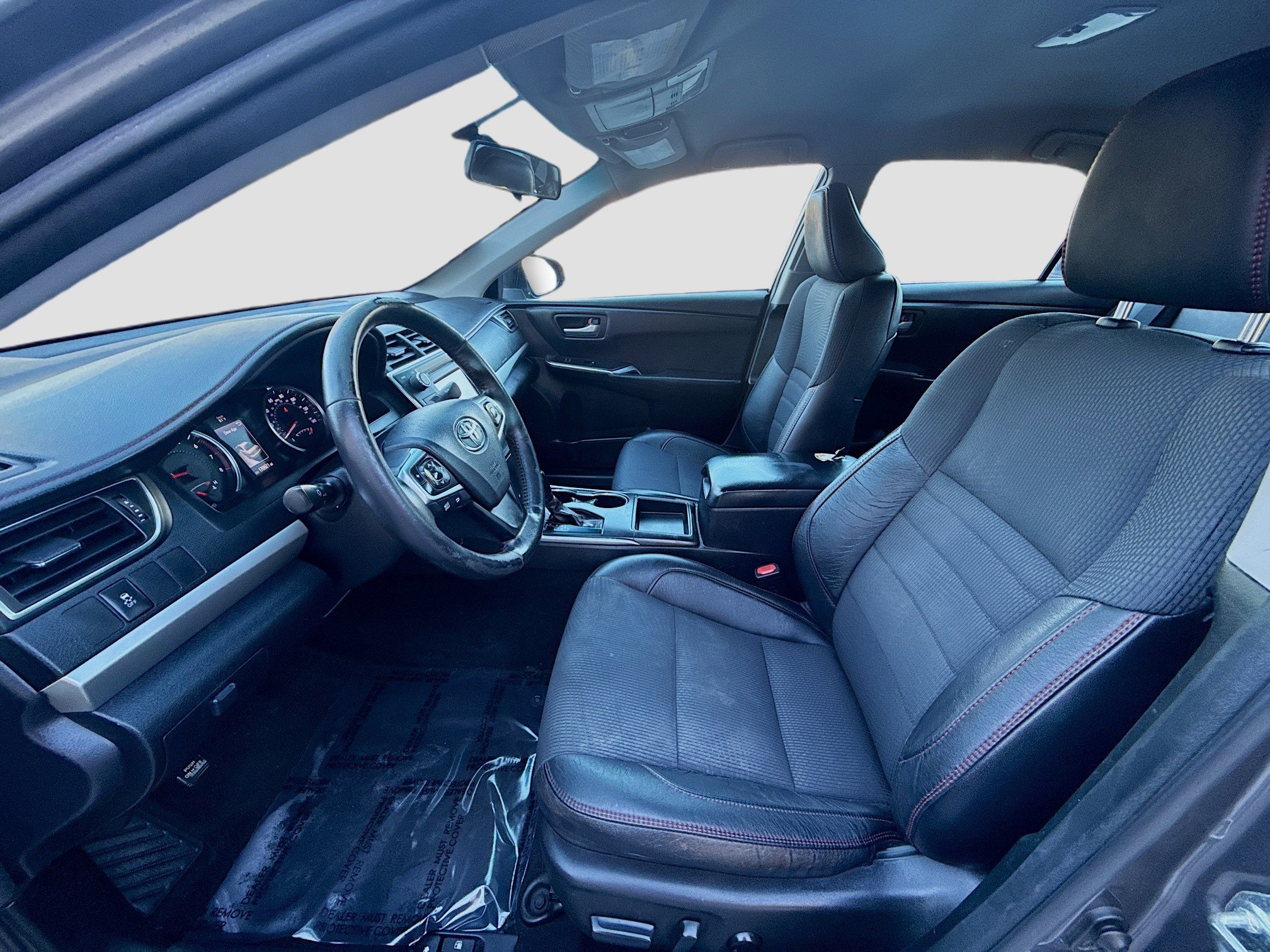 Used 2017 Toyota Camry SE image 16