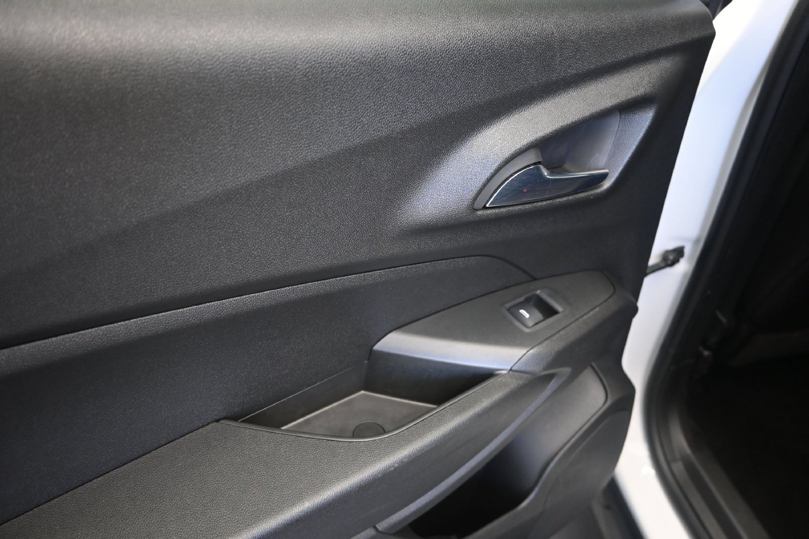 Certified 2024 Chevrolet Trax RS FWD image 15