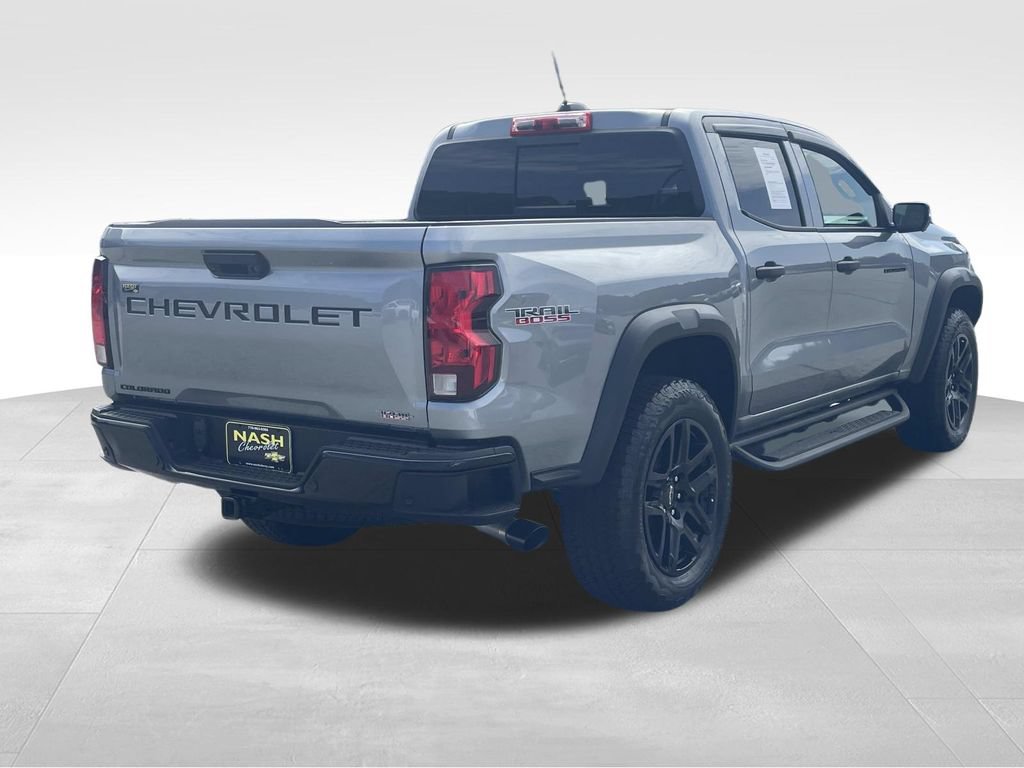Used 2025 Chevrolet Colorado Trail Boss AWD/4WD image 3