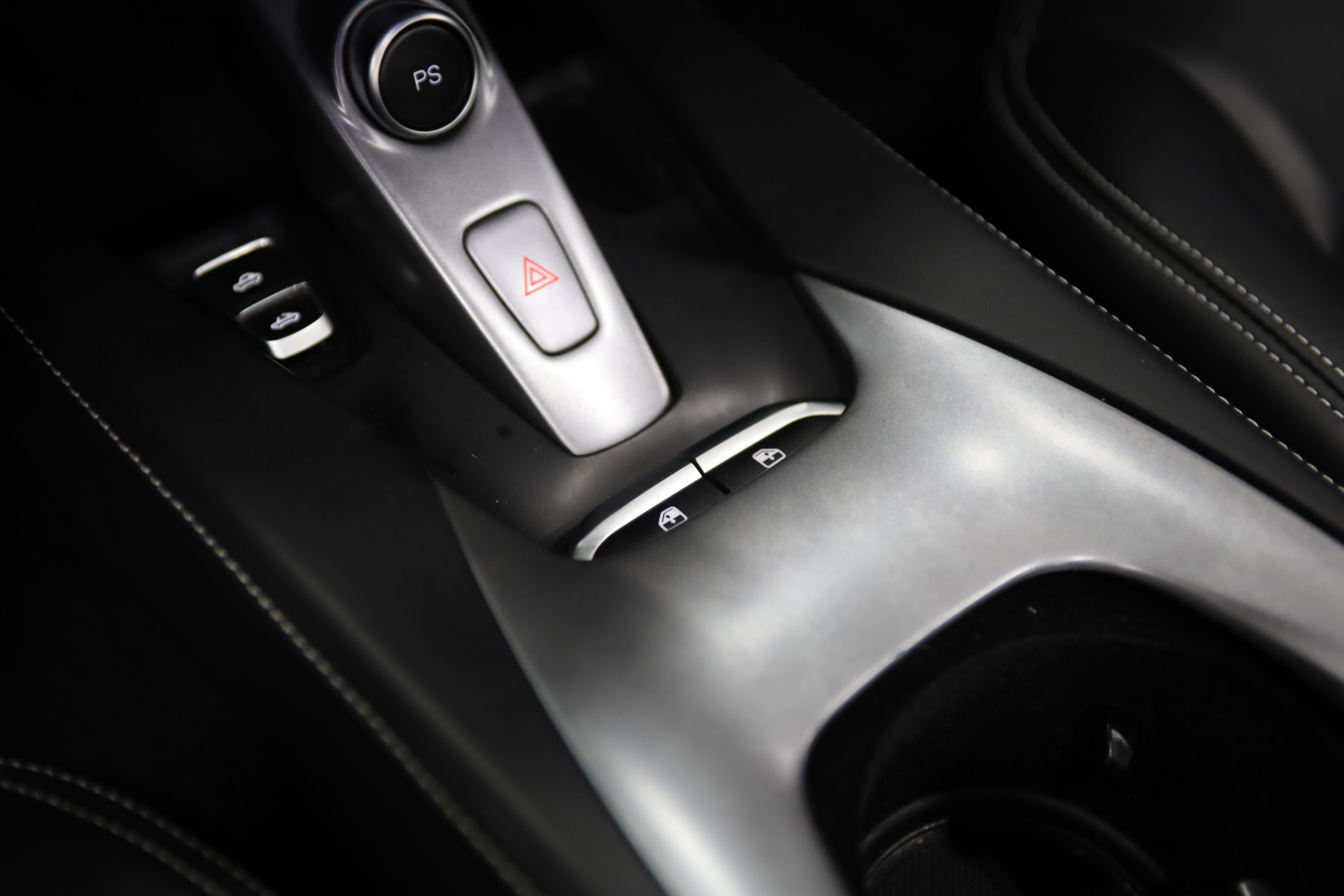 Used 2022 Ferrari Portofino M RWD image 31