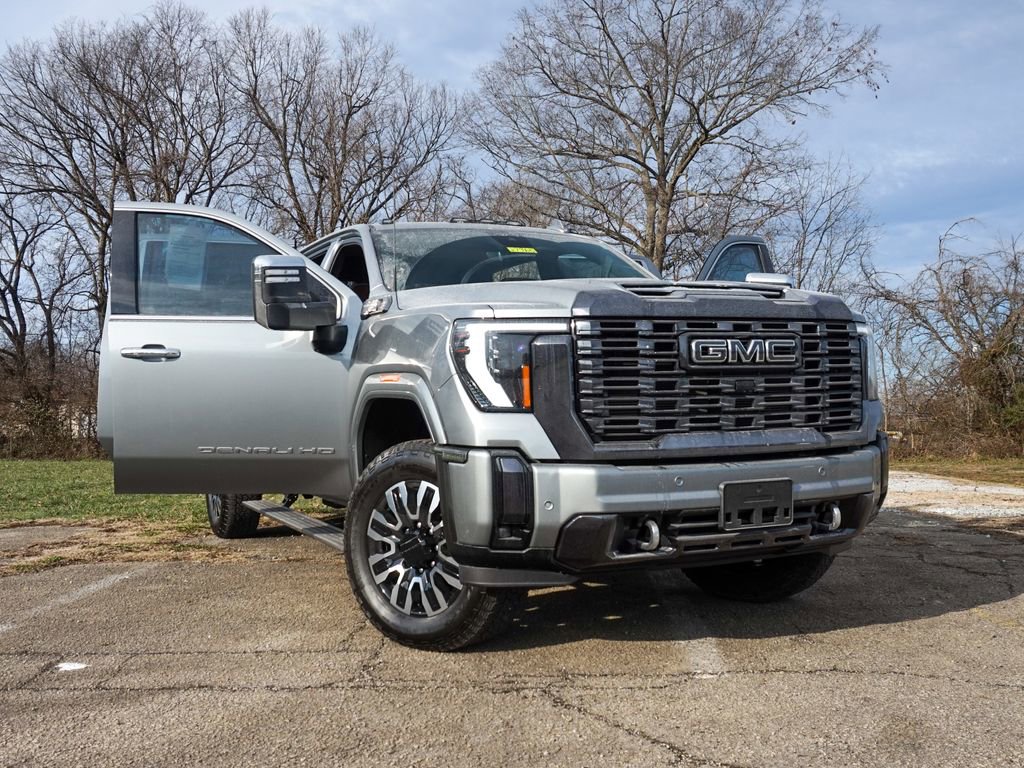 Used 2024 GMC Sierra 2500 Denali Ultimate image 2