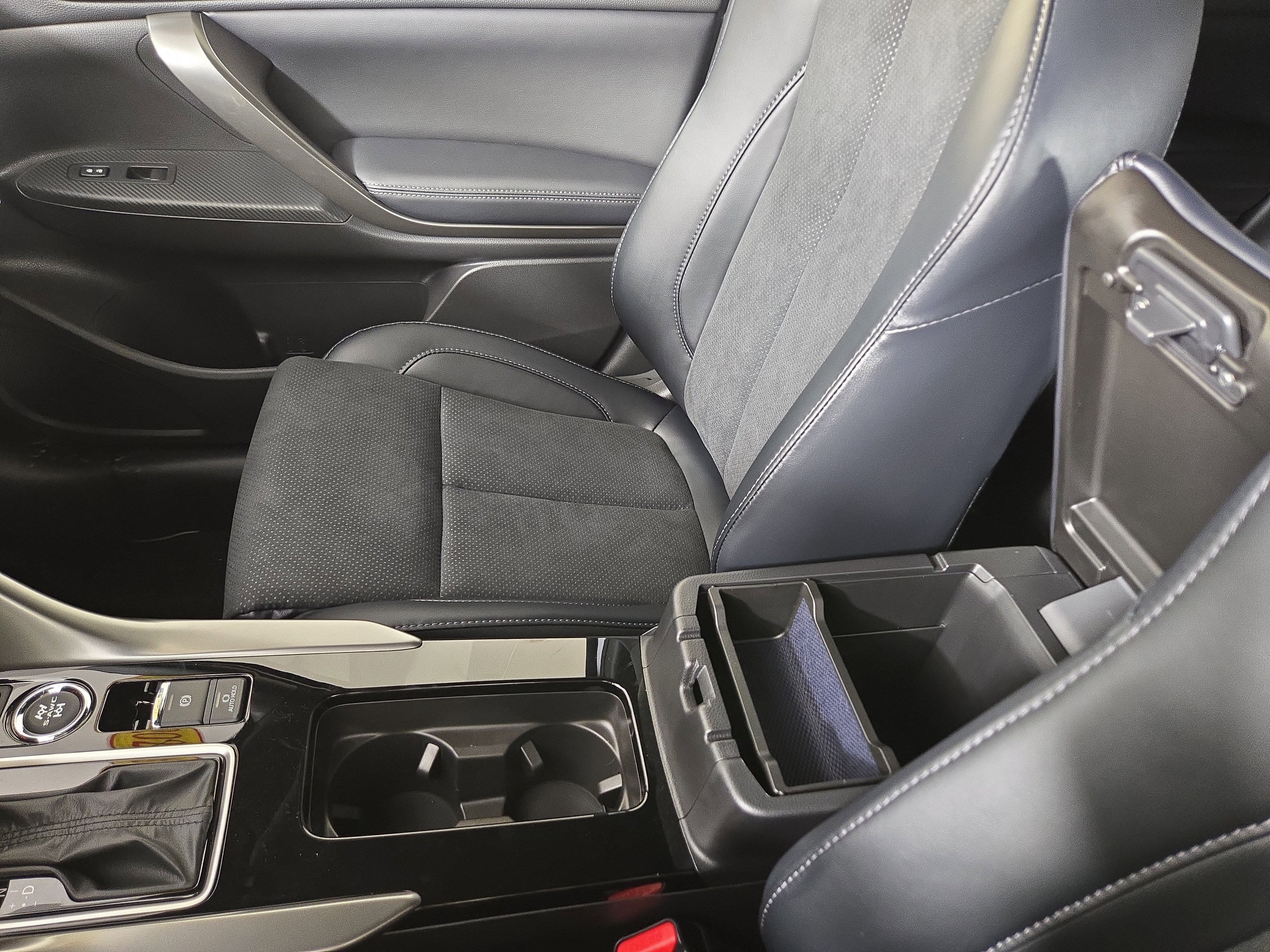 New 2026 Mitsubishi Eclipse Cross Black Edition image 28