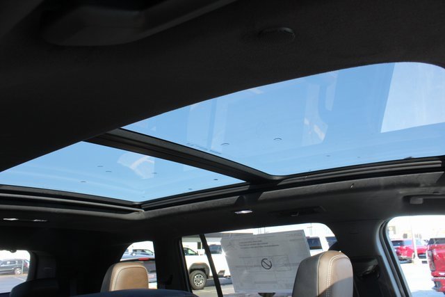 New 2026 GMC Acadia Denali Ultimate w/ LPO, Floor Liner Package image 5