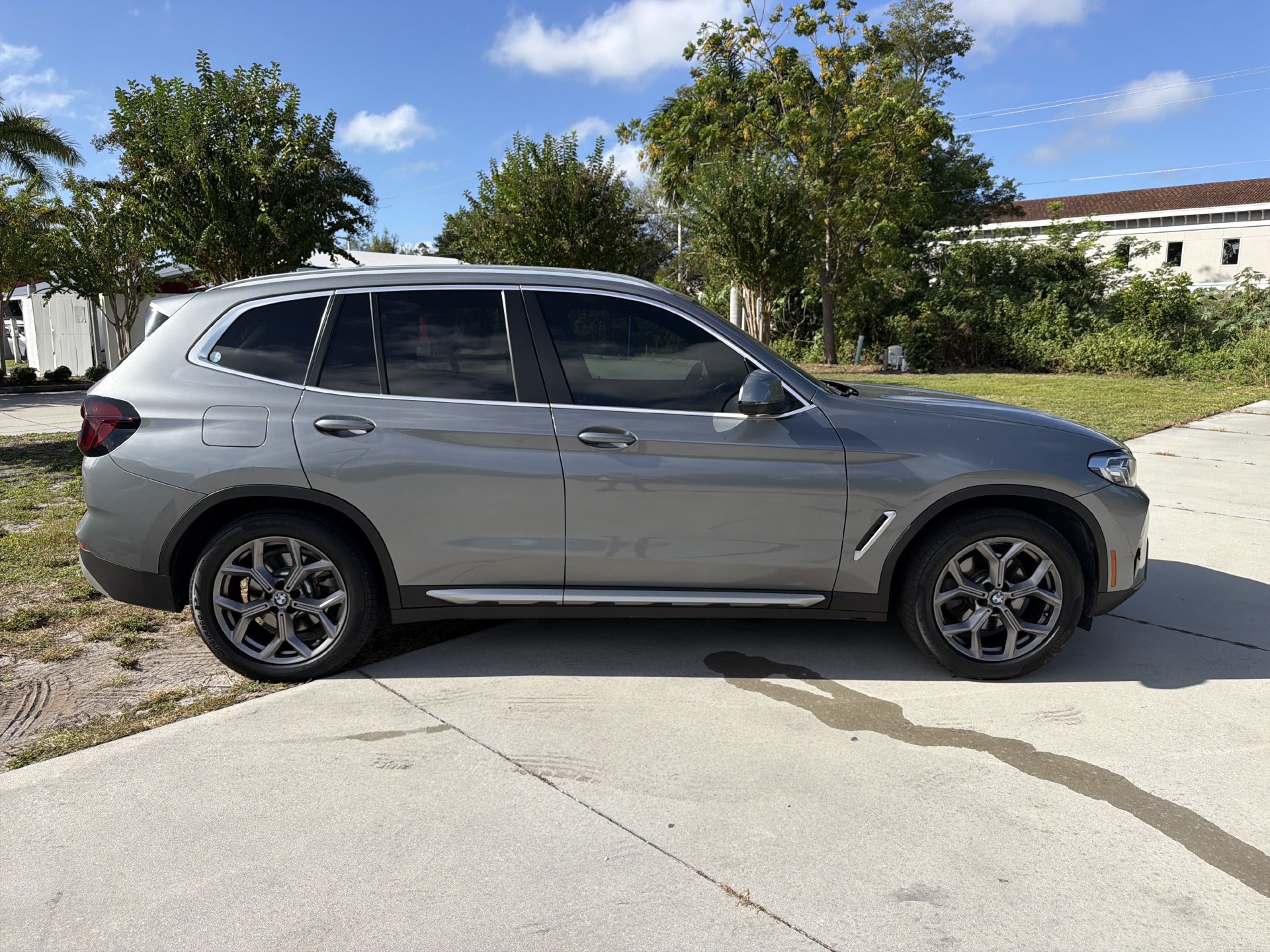 Used 2023 BMW X3 sDrive30i RWD image 3