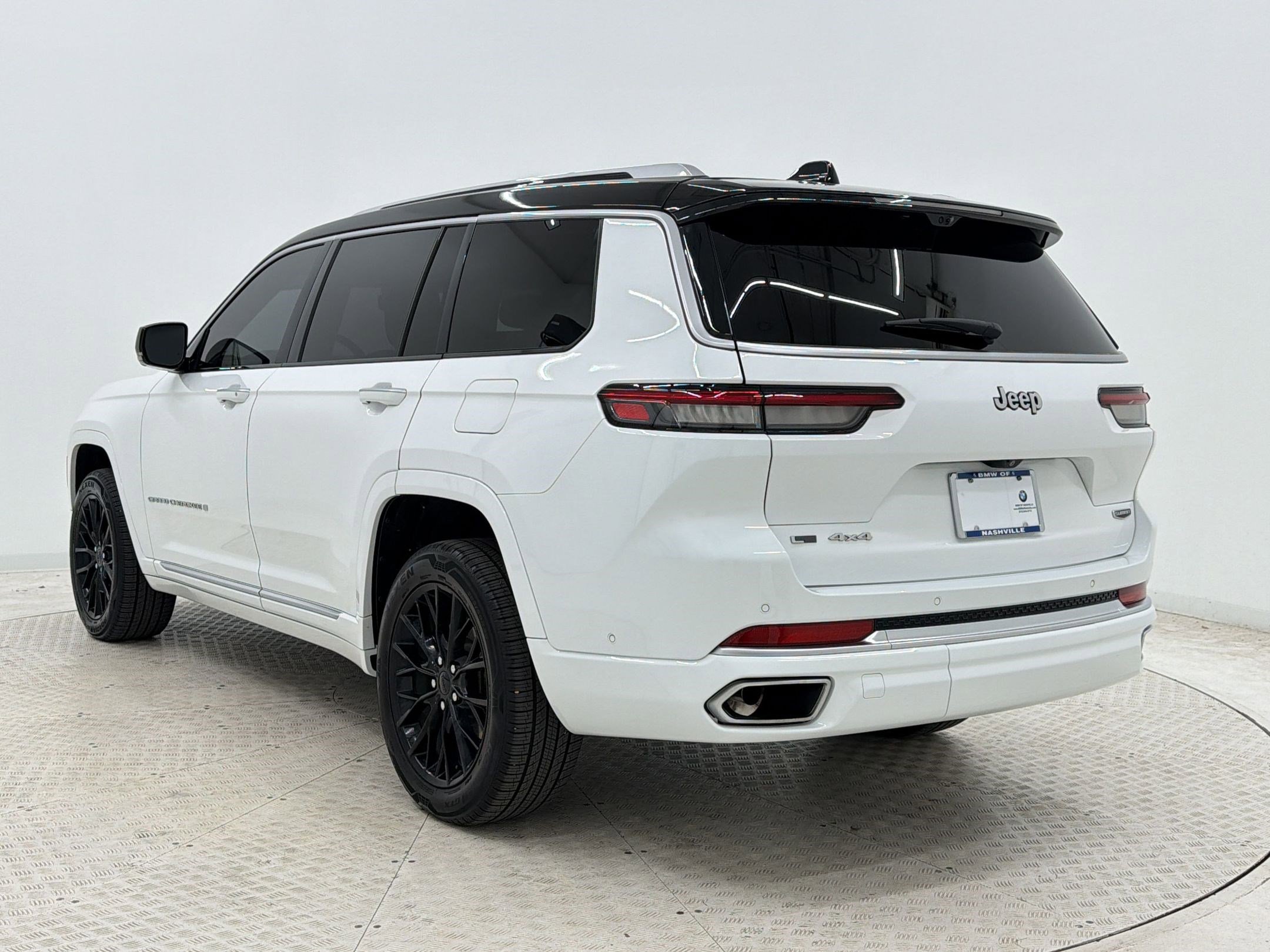Used 2023 Jeep Grand Cherokee L Summit w/ Advanced Protech Group IV image 3