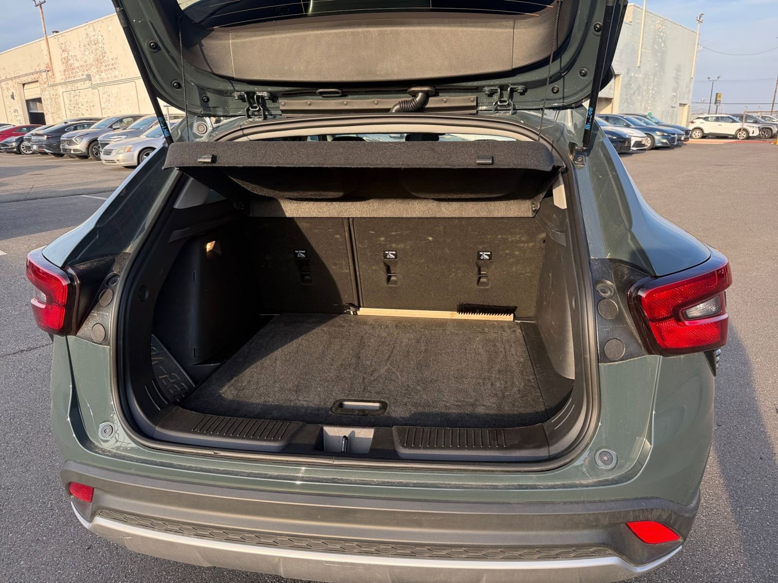 Used 2025 Chevrolet Trax LT w/ LT Convenience Package image 31