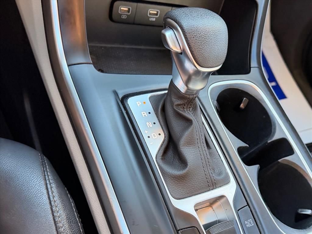 Used 2023 Kia Carnival LX FWD image 21