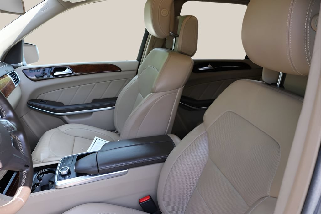 Used 2014 Mercedes-Benz GL 550 4MATIC image 13