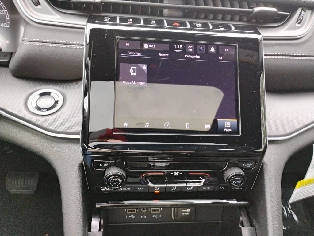 New 2025 Jeep Grand Cherokee 4WD image 30