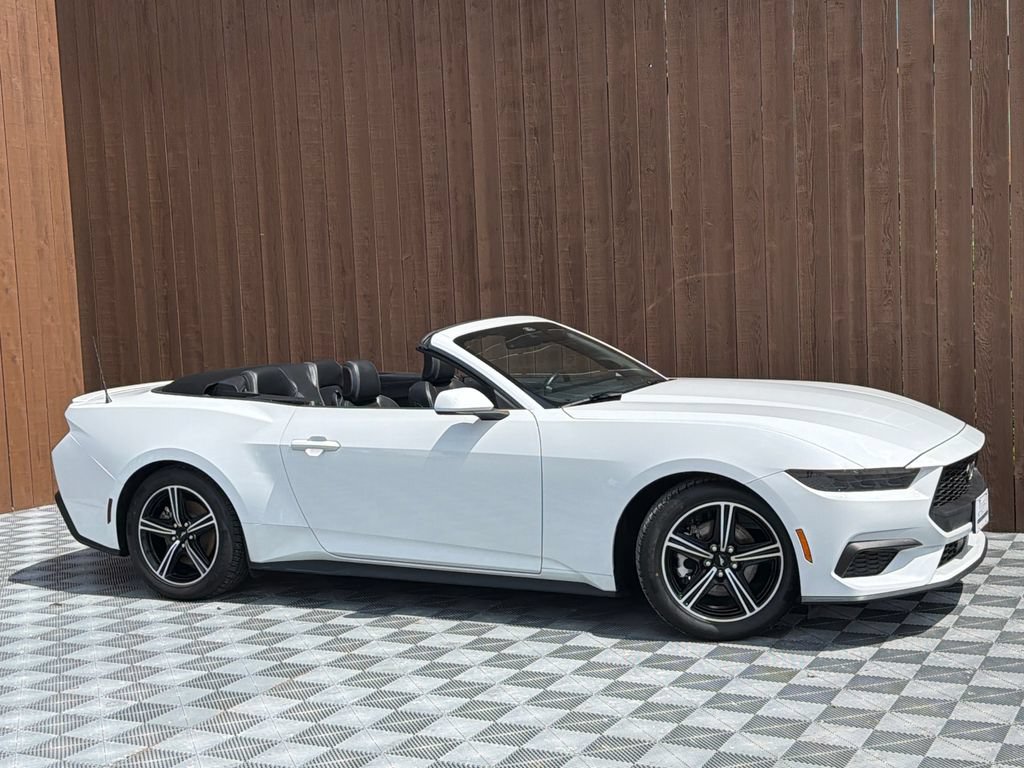Used 2025 Ford Mustang Premium RWD image 2