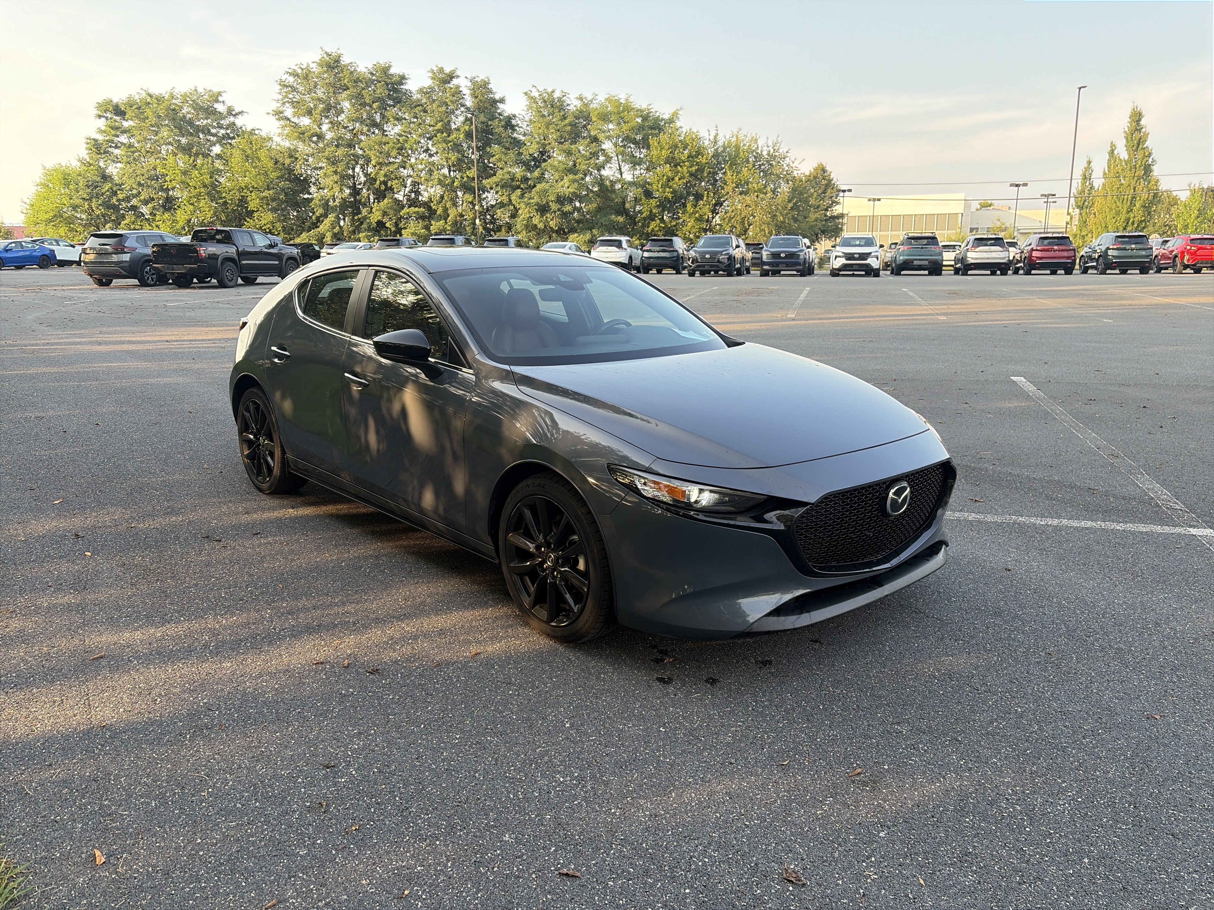 Used 2022 MAZDA MAZDA3 s FWD image 3