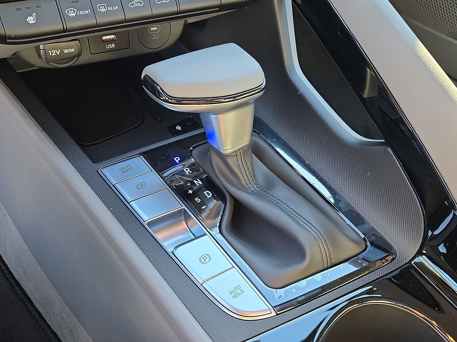 Used 2025 Hyundai Elantra SEL image 18