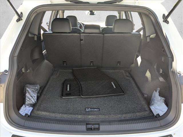 Used 2023 Volkswagen Tiguan SE R-Line AWD/4WD image 6