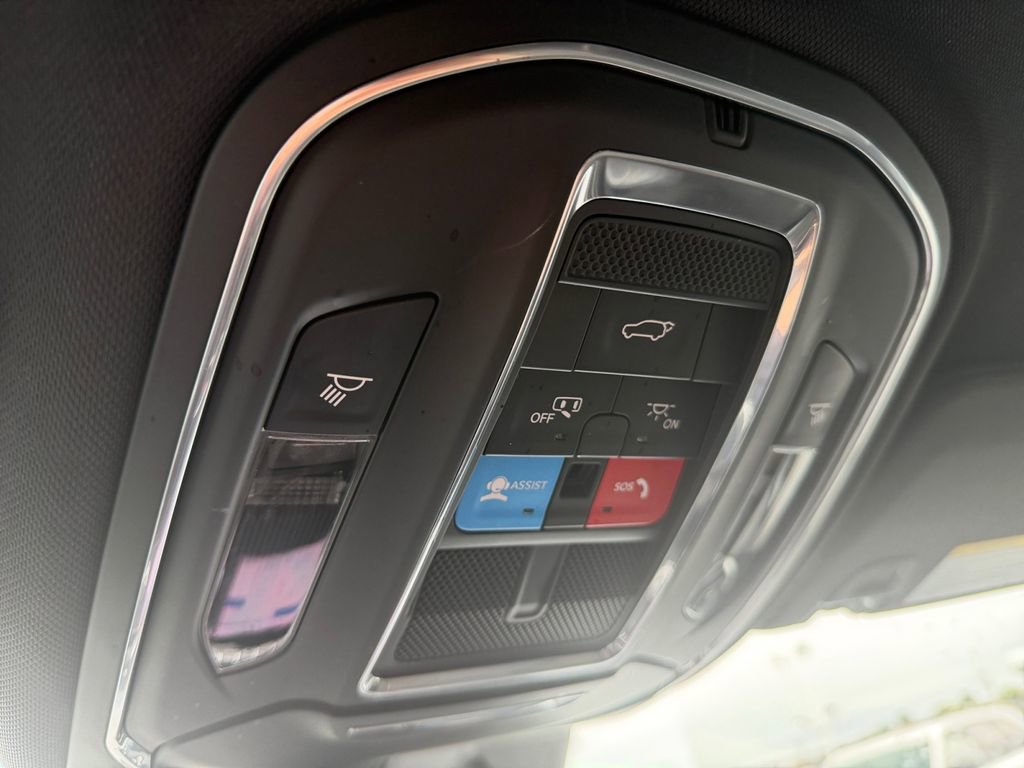 Used 2023 Jeep Grand Cherokee Trailhawk w/ Luxury Tech Group III AWD/4WD image 21