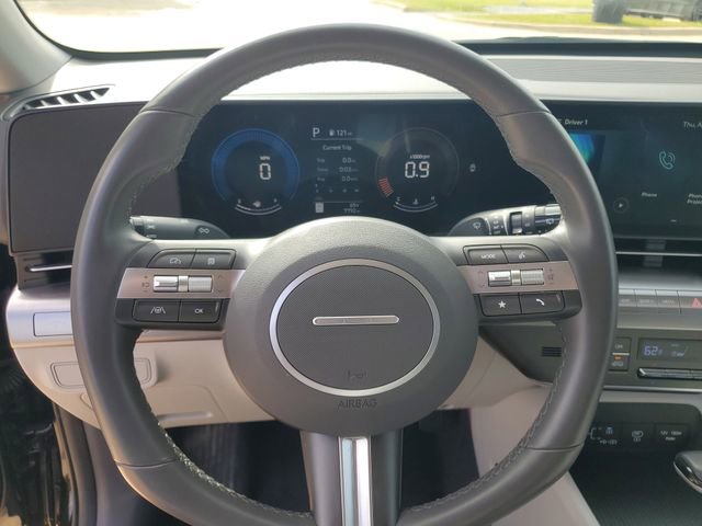 Used 2025 Hyundai Kona SEL image 17
