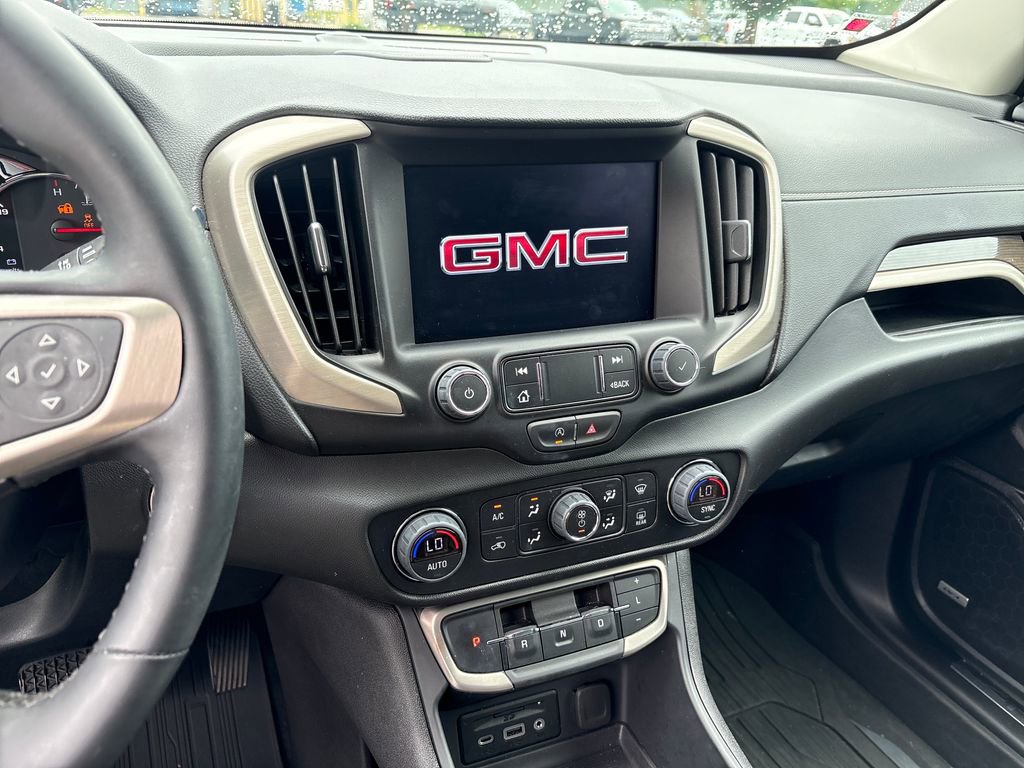 Used 2024 GMC Terrain Denali w/ Denali Premium Package AWD/4WD image 23