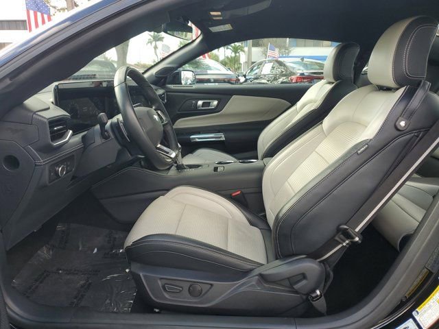 Used 2025 Ford Mustang GT Premium image 9