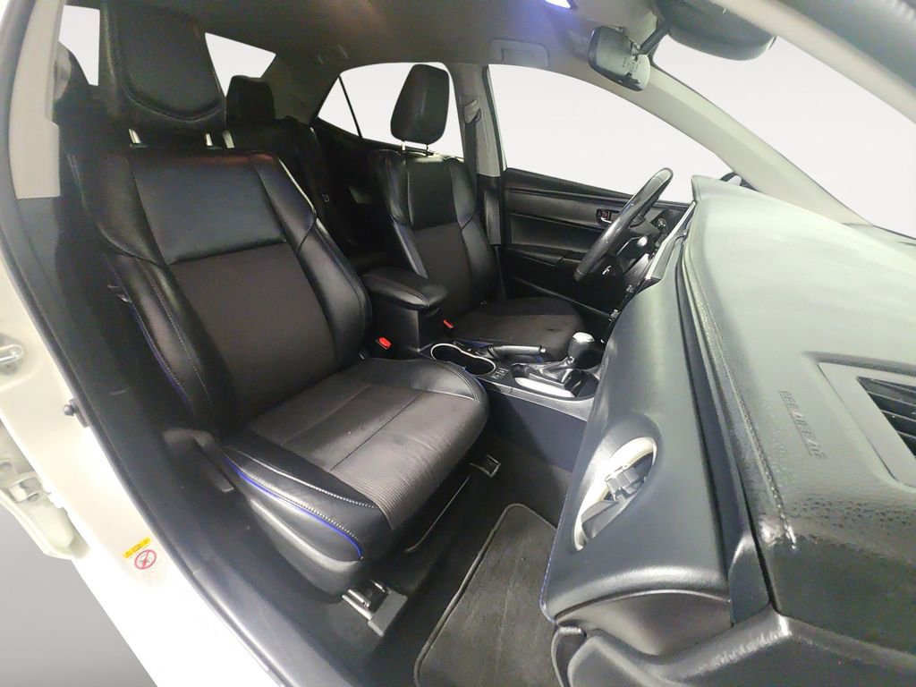 Used 2017 Toyota Corolla SE w/ Carpet Mat Package (TMS) FWD image 15