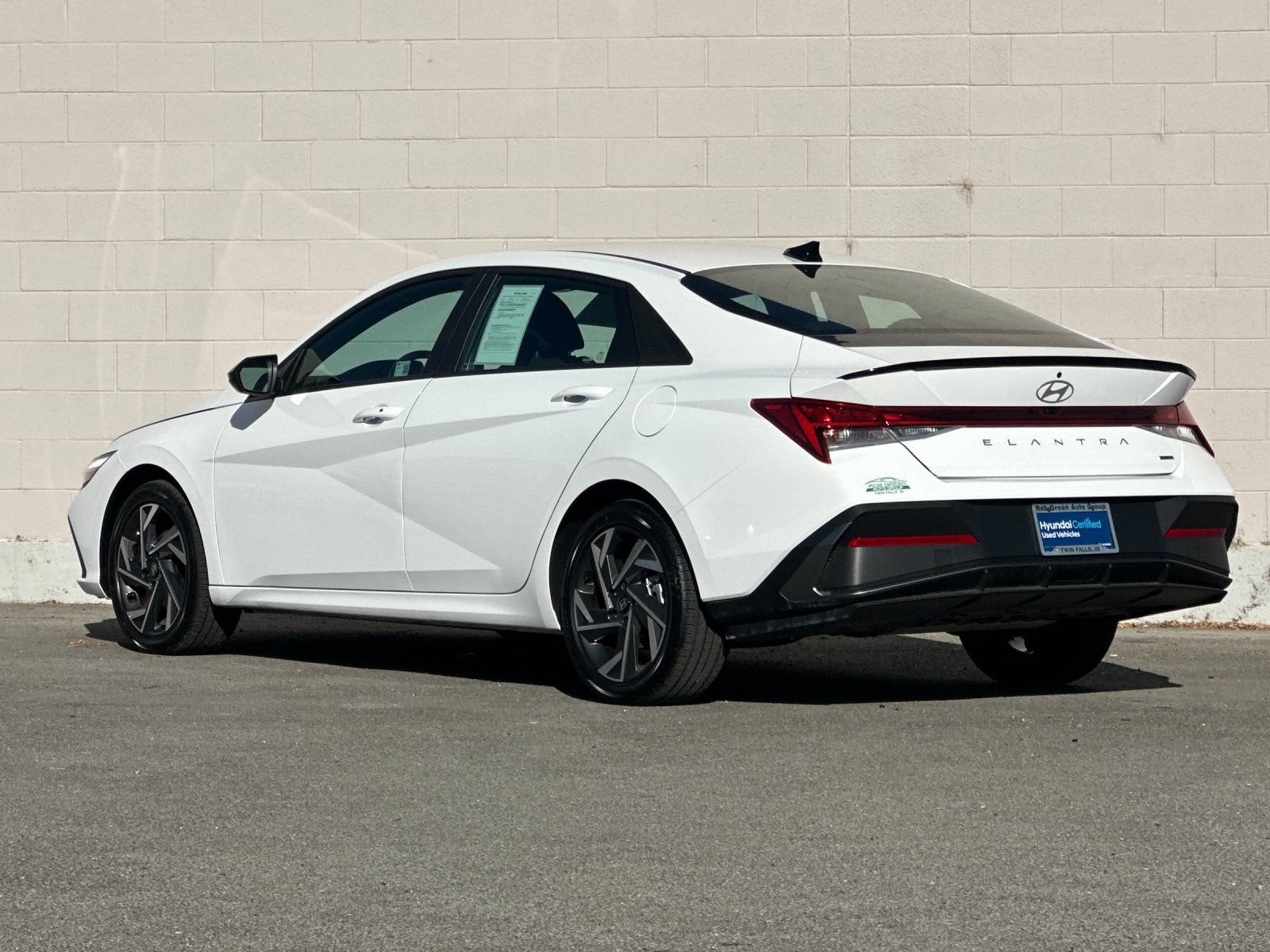 Certified 2025 Hyundai Elantra SEL FWD image 5