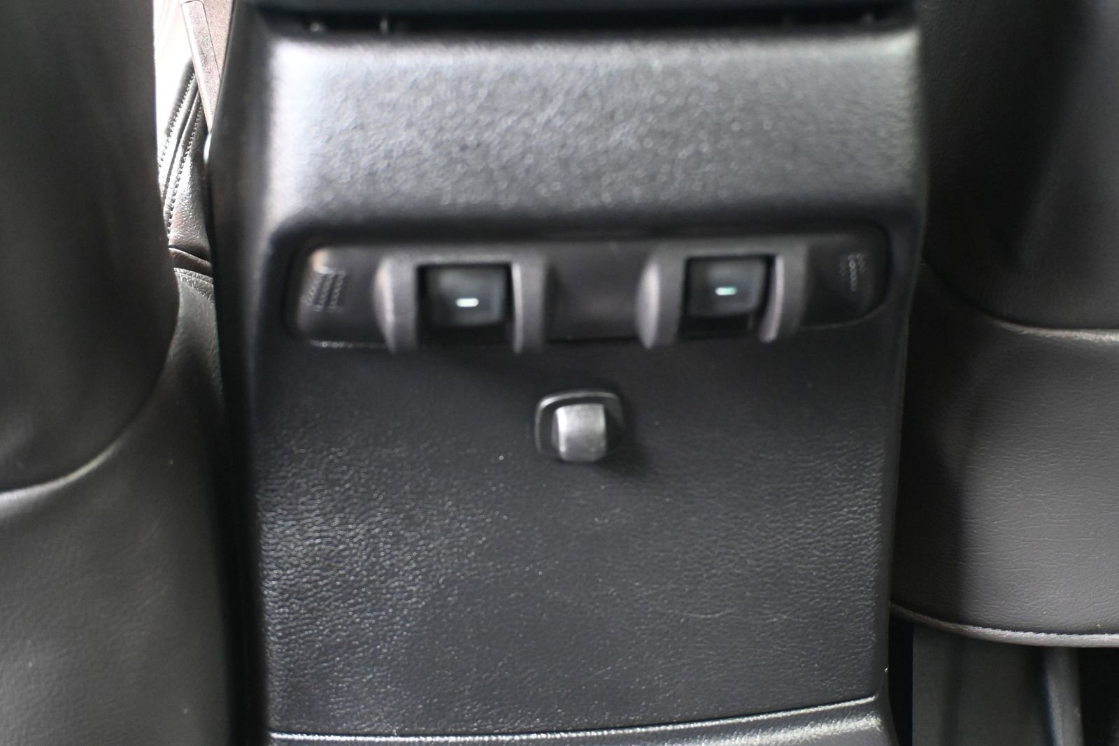 Used 2016 Jeep Wrangler Unlimited Sahara w/ Connectivity Group image 20