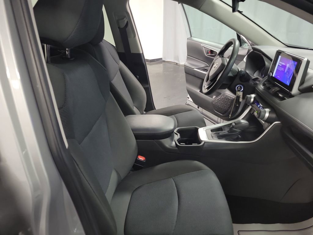Used 2023 Toyota RAV4 LE image 22