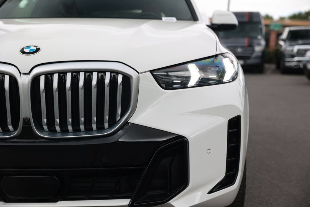 Used 2024 BMW X5 sDrive40i w/ M Sport Package RWD image 5