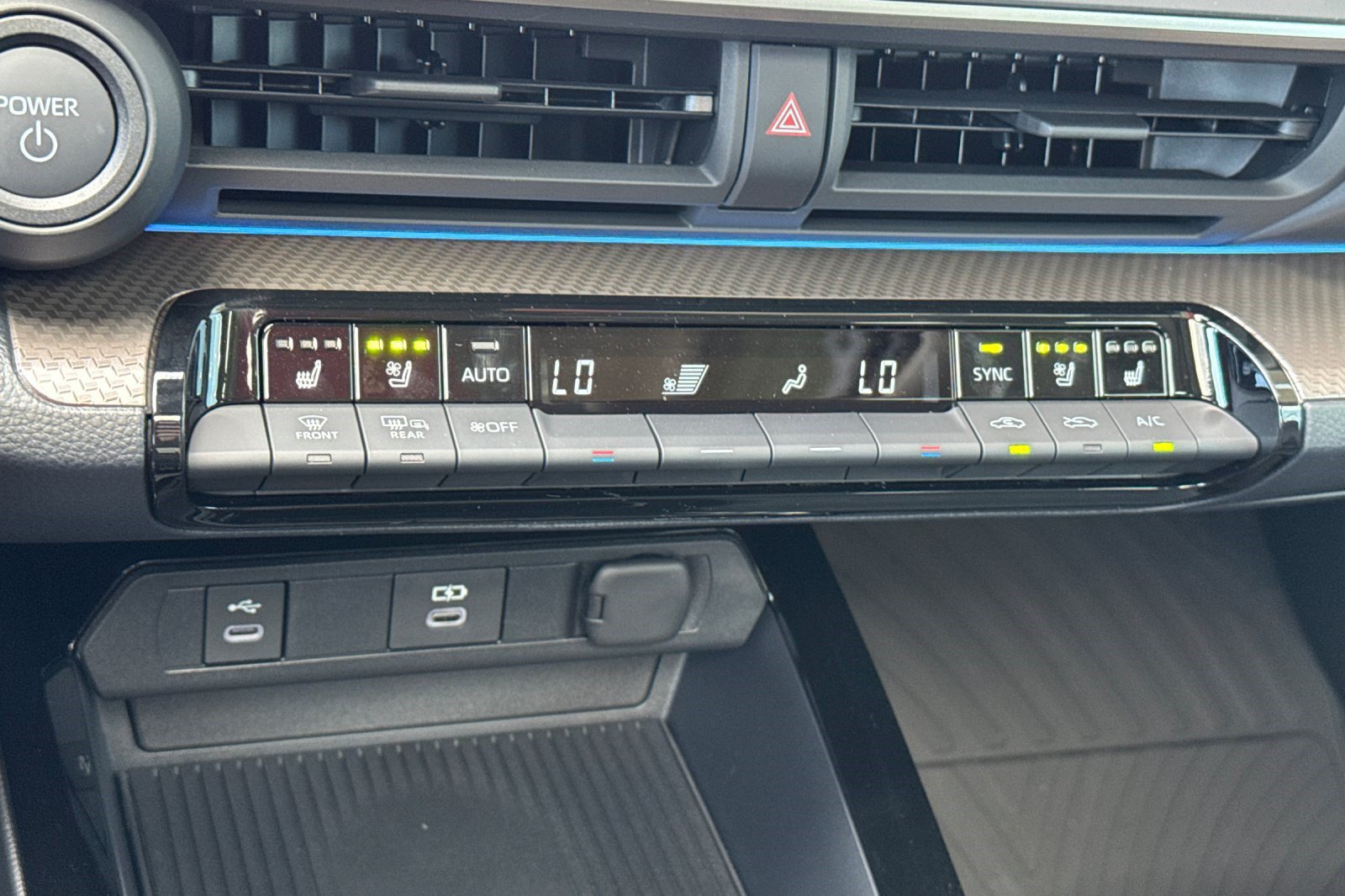 New 2027 Toyota Prius LE AWD/4WD image 17