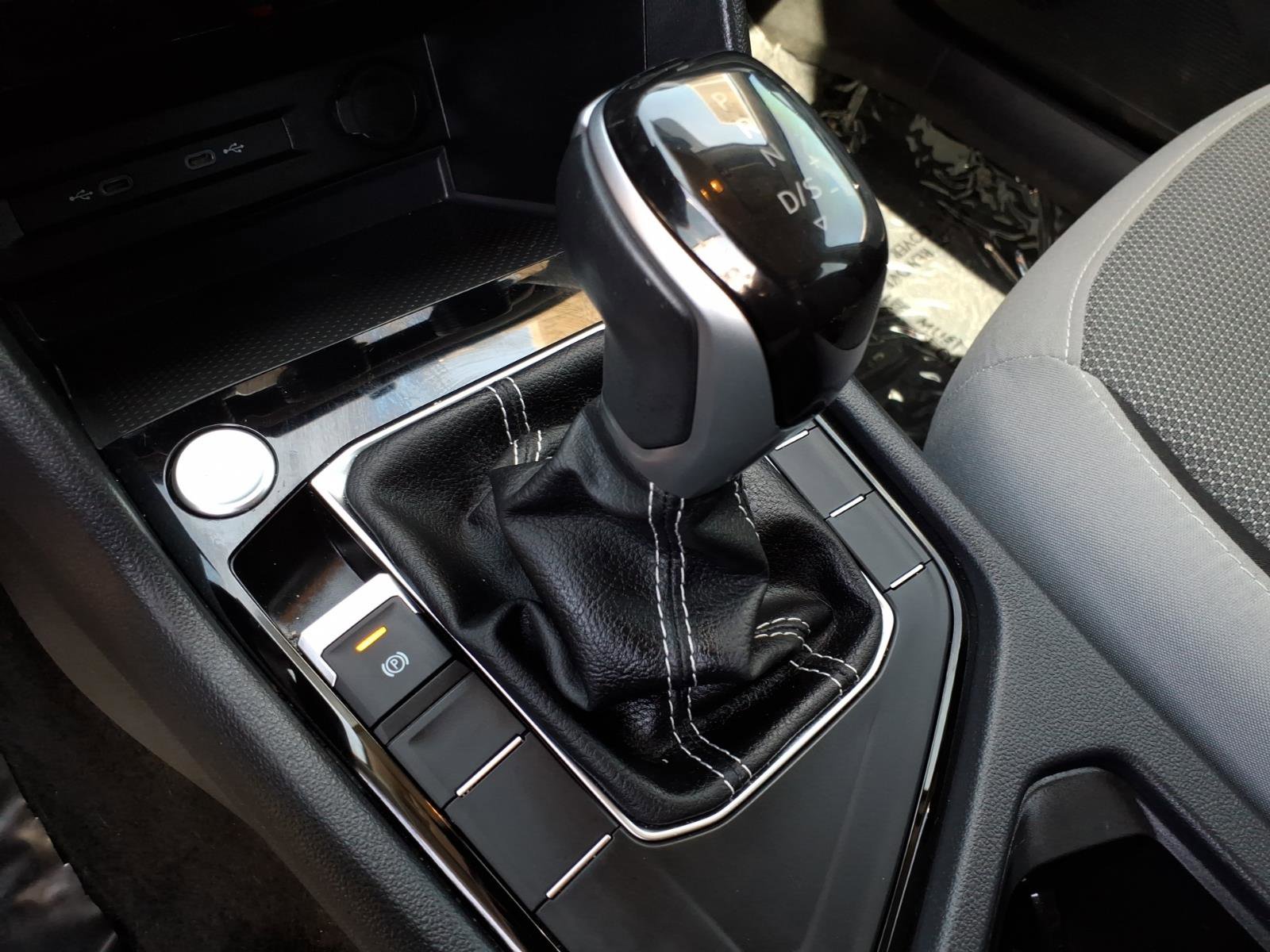 Certified 2024 Volkswagen Taos S FWD image 30