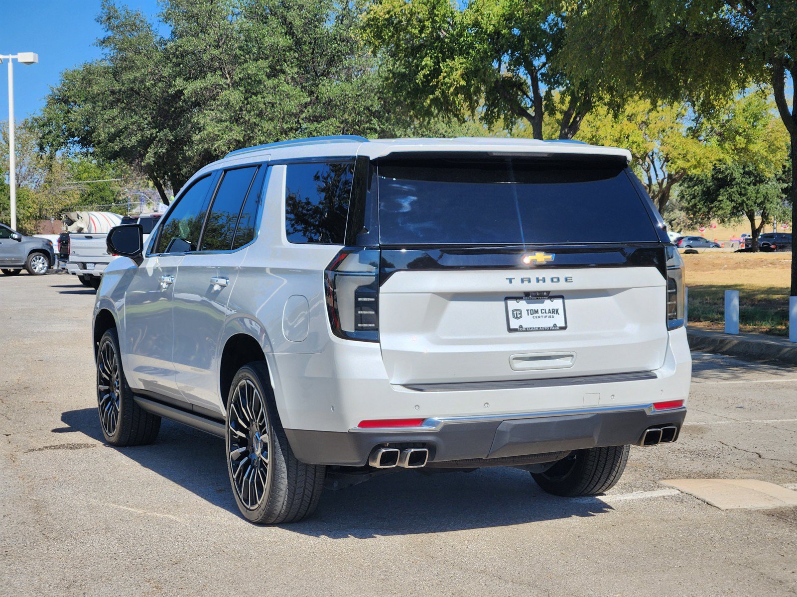 Used 2025 Chevrolet Tahoe High Country AWD/4WD image 4