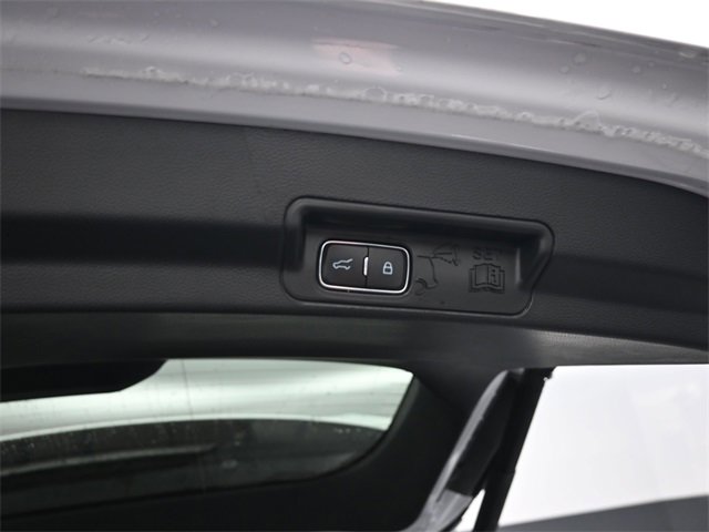 Used 2024 Ford Explorer XLT image 7