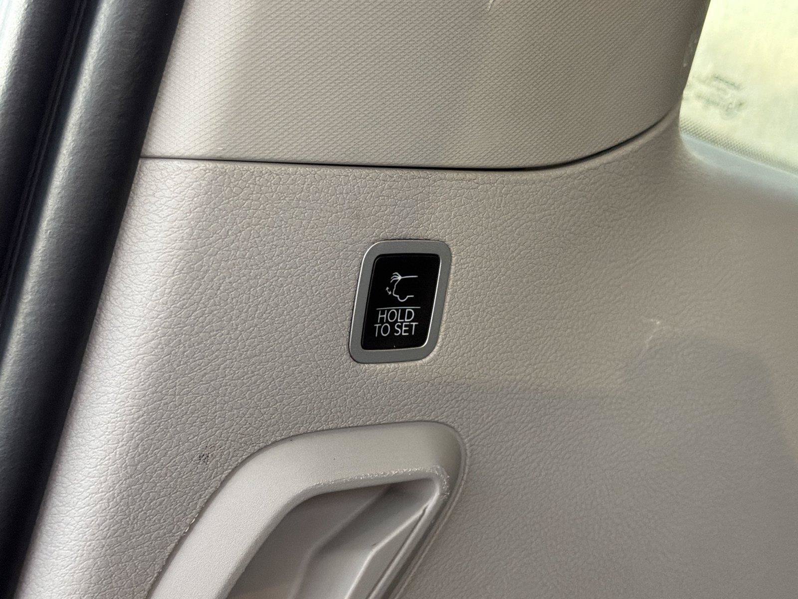 Used 2024 Jeep Wagoneer Series II w/ Flexible Seating Group RWD image 19